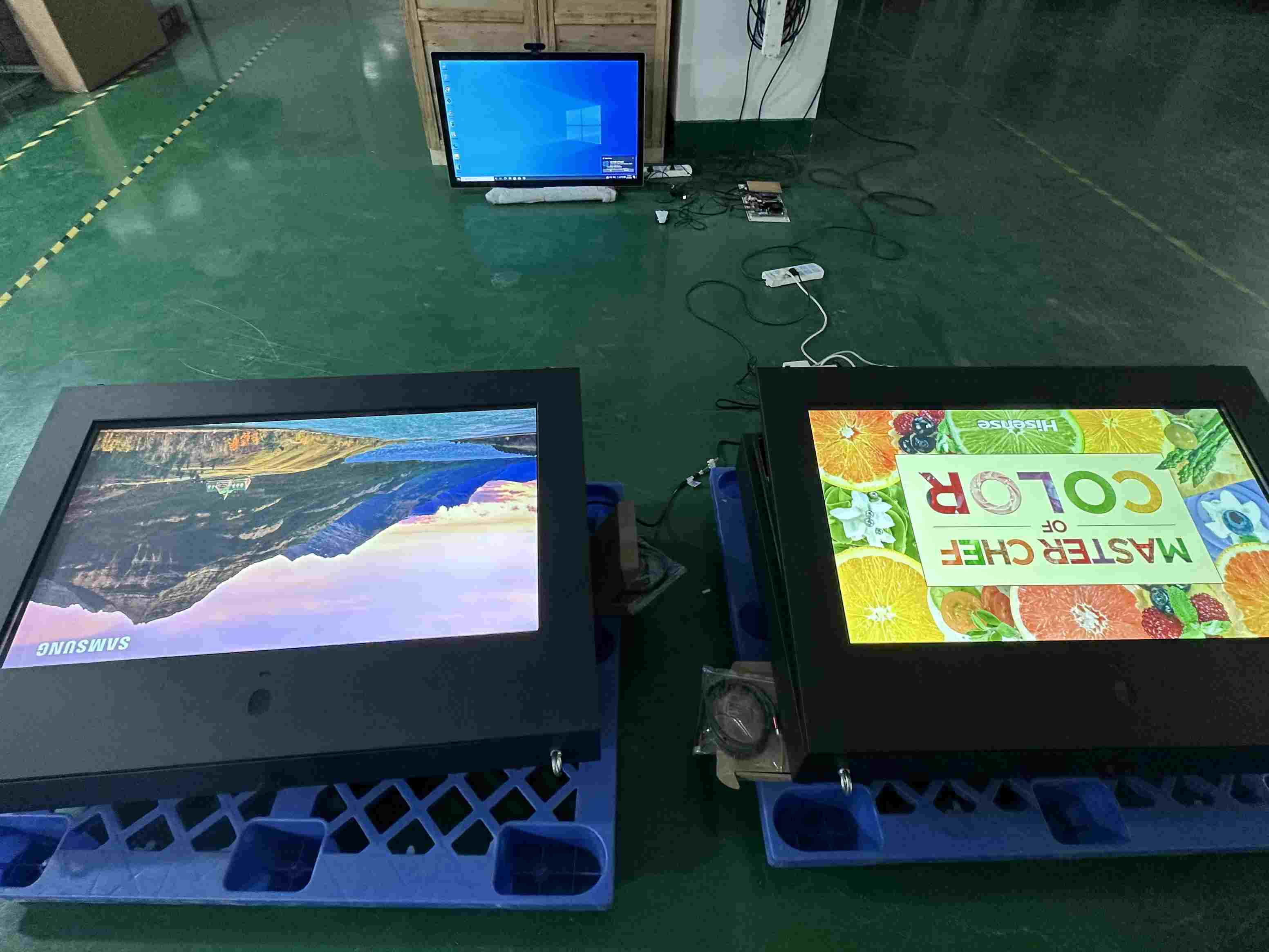 Dış mekan 43 duvara monte 2500nits kiosk 4K monitör